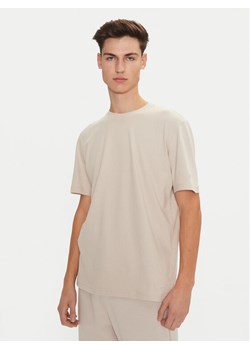 Champion T-Shirt 220425 Écru Regular Fit - id: 0000304700064 - marki Champion - 181084657 Champion T-Shirt 220425 Écru Regular Fit ze sklepu MODIVO w kategorii T-shirty męskie - zdjęcie 181084657