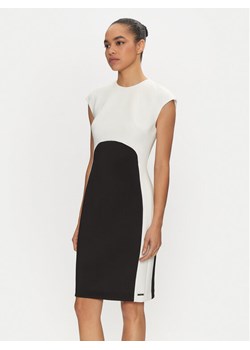Calvin Klein Sukienka koktajlowa K20K207899 Czarny Slim Fit ze sklepu MODIVO w kategorii Sukienki - zdjęcie 181084858
