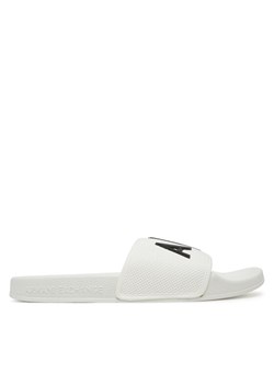Armani Exchange Klapki XUP001 XV820 K488 Biały - id: 0000304984525 - marki Armani Exchange - 181085266 Armani Exchange Klapki XUP001 XV820 K488 Biały ze sklepu MODIVO w kategorii Klapki męskie - zdjęcie 181085266