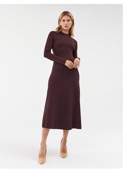 IVY OAK Sukienka dzianinowa Kornelia IO1123F3120 Bordowy Slim Fit ze sklepu MODIVO w kategorii Sukienki - zdjęcie 181085778