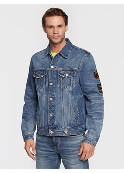Guess Kurtka jeansowa Dillon M2BXN1 D2IB0 Niebieski Regular Fit ze sklepu MODIVO w kategorii Kurtki męskie - zdjęcie 181086878