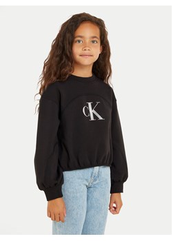 Calvin Klein Jeans Bluza Iridescent IG0IG02414 Czarny Regular Fit ze sklepu MODIVO w kategorii Bluzy dziewczęce - zdjęcie 181087969