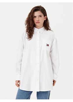 Tommy Jeans Koszula DW0DW20289 Biały Oversize ze sklepu MODIVO w kategorii Koszule damskie - zdjęcie 181088689