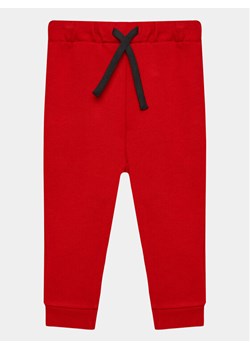United Colors Of Benetton Spodnie dresowe 3J70GF010 Czerwony Regular Fit ze sklepu MODIVO w kategorii Spodnie chłopięce - zdjęcie 181089045