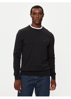 Tommy Hilfiger Sweter Essential MW0MW14748 Czarny Regular Fit ze sklepu MODIVO w kategorii Swetry męskie - zdjęcie 181089069