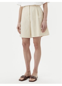 Weekend Max Mara Bermudy Ecuba 2515141032 Écru Regular Fit ze sklepu MODIVO w kategorii Szorty - zdjęcie 181089199