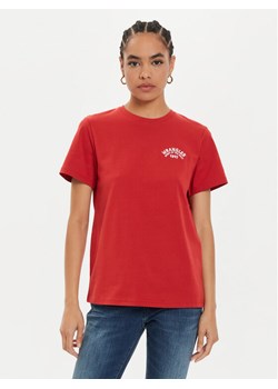 Wrangler T-Shirt Graphic 112356431 Czerwony Regular Fit ze sklepu MODIVO w kategorii Bluzki damskie - zdjęcie 181089395