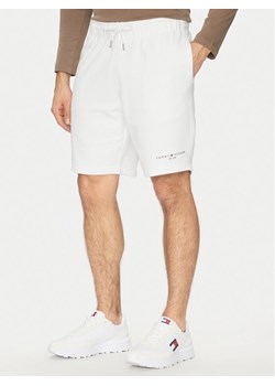 Tommy Hilfiger Szorty sportowe Small Logo MW0MW38698 Biały Regular Fit - id: 0000304653728 - marki Tommy Hilfiger - 181089779 Tommy Hilfiger Szorty sportowe Small Logo MW0MW38698 Biały Regular Fit ze sklepu MODIVO w kategorii Spodenki męskie - zdjęcie 181089779