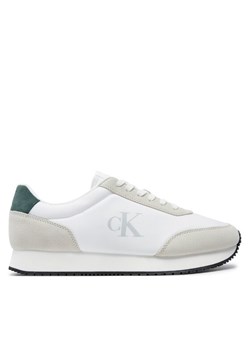Calvin Klein Jeans Sneakersy Retro Runner YM0YM01119 Écru ze sklepu MODIVO w kategorii Buty sportowe męskie - zdjęcie 181090338