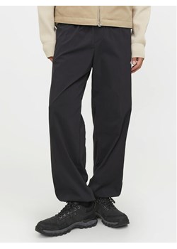 Jack&Jones Spodnie dresowe Karl 12253040 Czarny Loose Fit ze sklepu MODIVO w kategorii Spodnie męskie - zdjęcie 181091057