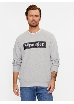 Wrangler Bluza Seasonal 112341197 Szary Regular Fit ze sklepu MODIVO w kategorii Bluzy męskie - zdjęcie 181091526
