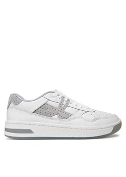 Under Armour Sneakersy UA Court 96 Suede 3028765 Biały ze sklepu MODIVO w kategorii Buty sportowe męskie - zdjęcie 181091549