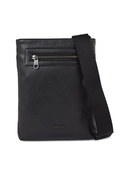 Calvin Klein Saszetka Ck Elevated Flatpack K50K510833 Czarny ze sklepu MODIVO w kategorii Torby męskie - zdjęcie 181091966