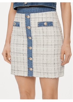 Guess Spódnica ołówkowa Natalie W4GD0L WFWW2 Biały Slim Fit ze sklepu MODIVO w kategorii Spódnice - zdjęcie 181093615