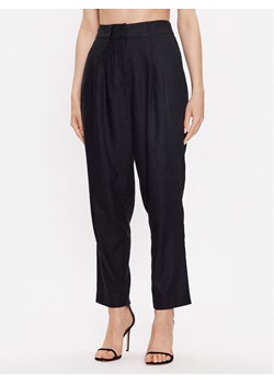 DKNY Spodnie materiałowe P3DKCR52 Czarny Regular Fit ze sklepu MODIVO w kategorii Spodnie damskie - zdjęcie 181094335