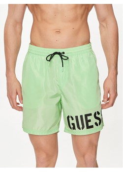 Guess Szorty kąpielowe F4GT28 WG292 Zielony Regular Fit ze sklepu MODIVO w kategorii Kąpielówki - zdjęcie 181094406
