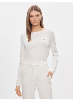 Tommy Hilfiger Sweter WW0WW42050 Biały Regular Fit ze sklepu MODIVO w kategorii Swetry damskie - zdjęcie 181094627