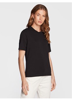 Gina Tricot T-Shirt Basic 17937 Czarny Regular Fit ze sklepu MODIVO w kategorii Bluzki damskie - zdjęcie 181095156