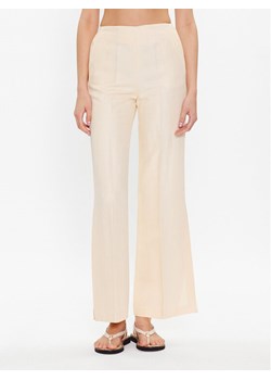 TWINSET Spodnie materiałowe 231TT2776 Écru Regular Fit ze sklepu MODIVO w kategorii Spodnie damskie - zdjęcie 181096968