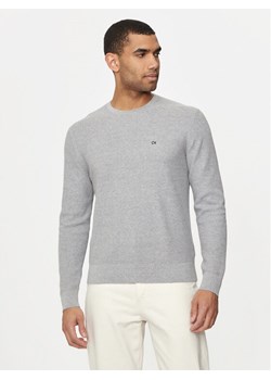 Calvin Klein Sweter K10K113031 Szary Regular Fit ze sklepu MODIVO w kategorii Swetry męskie - zdjęcie 181098315