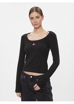 Tommy Jeans Bluzka Tjw Slim Badge Rib Tee Ls DW0DW17397 Czarny Slim Fit ze sklepu MODIVO w kategorii Bluzki damskie - zdjęcie 181098946