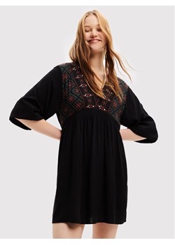 Desigual Sukienka codzienna Marian 22WWVW57 Czarny Relaxed Fit ze sklepu MODIVO w kategorii Sukienki - zdjęcie 181099039