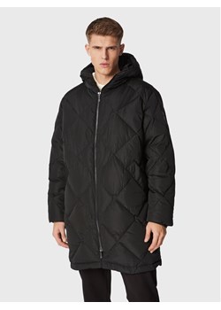 Calvin Klein Kurtka puchowa Modern Comfort K10K110322 Czarny Relaxed Fit ze sklepu MODIVO w kategorii Kurtki męskie - zdjęcie 181099527