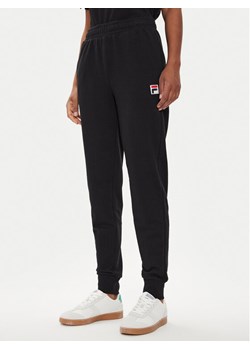 Fila Spodnie dresowe FAW0700 Czarny Regular Fit ze sklepu MODIVO w kategorii Spodnie damskie - zdjęcie 181100035
