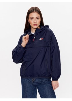 Tommy Jeans Kurtka anorak Chicago DW0DW15333 Granatowy Regular Fit ze sklepu MODIVO w kategorii Kurtki damskie - zdjęcie 181100188