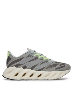 adidas Buty do biegania Switch Fwd M ID2635 Szary ze sklepu MODIVO w kategorii Buty sportowe męskie - zdjęcie 181100349