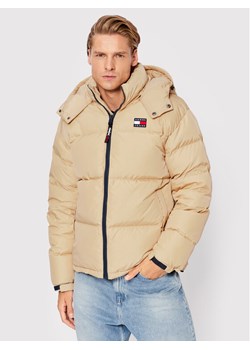 Tommy Jeans Kurtka puchowa Alaska DM0DM15445 Beżowy Regular Fit ze sklepu MODIVO w kategorii Kurtki męskie - zdjęcie 181100415