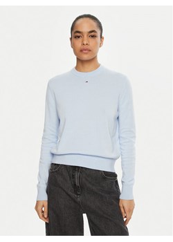 Tommy Jeans Sweter Essential DW0DW20159 Błękitny Regular Fit ze sklepu MODIVO w kategorii Swetry damskie - zdjęcie 181100425