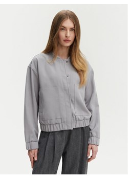 Pieces Kurtka bomber Annie 17150150 Szary Regular Fit - id: 0000304915406 - marki Pieces - 181101417 Pieces Kurtka bomber Annie 17150150 Szary Regular Fit ze sklepu MODIVO w kategorii Kurtki damskie - zdjęcie 181101417