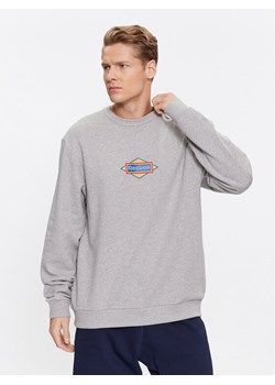 Reebok Bluza Sporting Goods IM1504 Szary Regular Fit ze sklepu MODIVO w kategorii Bluzy męskie - zdjęcie 181101557