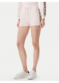 Guess Szorty 147817 Różowy Short Fit ze sklepu MODIVO w kategorii Szorty - zdjęcie 181102918