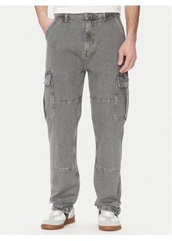 Guess Jeans Spodnie cargo M5GA88D5LW2 Szary Relaxed Fit ze sklepu MODIVO w kategorii Jeansy męskie - zdjęcie 181103546