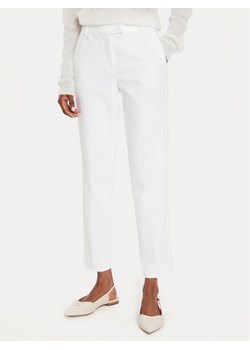 Marella Chinosy Incom 2423136041 Biały Regular Fit ze sklepu MODIVO w kategorii Spodnie damskie - zdjęcie 181103766