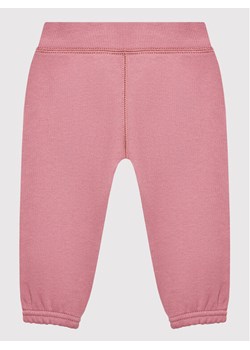 United Colors Of Benetton Spodnie dresowe 3J70AF009 Różowy Regular Fit - id: 0000301244233 - marki United Colors Of Benetton - 181103947 United Colors Of Benetton Spodnie dresowe 3J70AF009 Różowy Regular Fit ze sklepu MODIVO w kategorii Spodnie i półśpiochy - zdjęcie 181103947