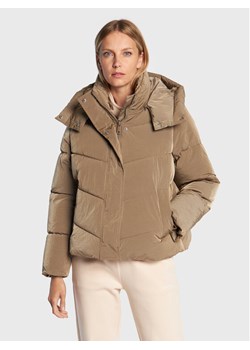 Calvin Klein Kurtka zimowa K20K204693 Beżowy Regular Fit ze sklepu MODIVO w kategorii Kurtki damskie - zdjęcie 181104557