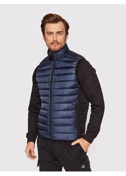Calvin Klein Kamizelka Recycled Side K10K108292 Granatowy Regular Fit ze sklepu MODIVO w kategorii Kamizelki męskie - zdjęcie 181105099