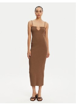 JACQUEMUS Sukienka dzianinowa 24E241KN358-2355 Brązowy Regular Fit ze sklepu MODIVO w kategorii Sukienki - zdjęcie 181105626