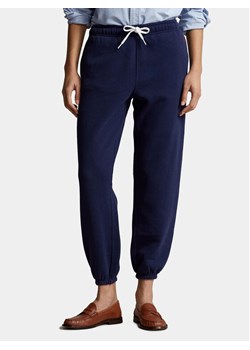 Polo Ralph Lauren Spodnie dresowe Prl Flc Pnt 211943009002 Granatowy Regular Fit ze sklepu MODIVO w kategorii Spodnie damskie - zdjęcie 181105678