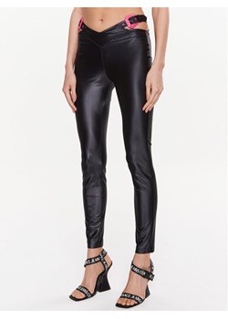 Versace Jeans Couture Legginsy 74HAC1A1 Czarny Slim Fit ze sklepu MODIVO w kategorii Spodnie damskie - zdjęcie 181105739