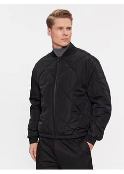 Calvin Klein Kurtka bomber Signature K10K111880 Czarny Regular Fit - id: 0000302809363 - marki Calvin Klein - 181105859 Calvin Klein Kurtka bomber Signature K10K111880 Czarny Regular Fit ze sklepu MODIVO w kategorii Kurtki męskie - zdjęcie 181105859