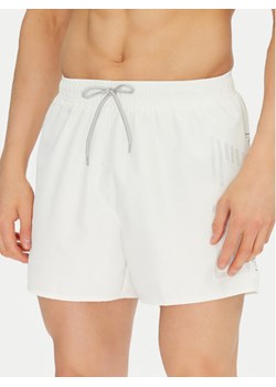 EA7 Emporio Armani Szorty kąpielowe 7M000550 AF14497 F0065 Biały Regular Fit ze sklepu MODIVO w kategorii Kąpielówki - zdjęcie 181106249