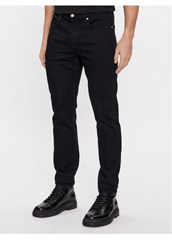 Calvin Klein Jeans Jeansy J30J323688 Czarny Slim Taper Fit ze sklepu MODIVO w kategorii Jeansy męskie - zdjęcie 181106865