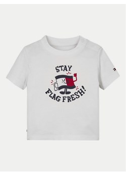 Tommy Hilfiger T-Shirt Graphic KN0KN01964 Biały Regular Fit ze sklepu MODIVO w kategorii T-shirty chłopięce - zdjęcie 181107696