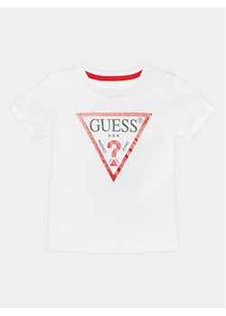 Guess T-Shirt N73I55 K8HM0 Biały Regular Fit ze sklepu MODIVO w kategorii T-shirty chłopięce - zdjęcie 181108297