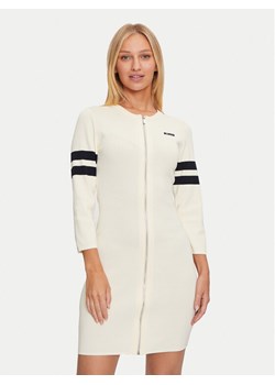 Guess Sukienka dzianinowa V4BK05 ZZ04U Écru Regular Fit ze sklepu MODIVO w kategorii Sukienki - zdjęcie 181108539