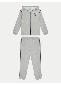 United Colors Of Benetton Dres 3J68GK00L Szary Regular Fit - id: 0000304290978 - marki United Colors Of Benetton - 181108746 United Colors Of Benetton Dres 3J68GK00L Szary Regular Fit ze sklepu MODIVO w kategorii Dresy chłopięce - zdjęcie 181108746